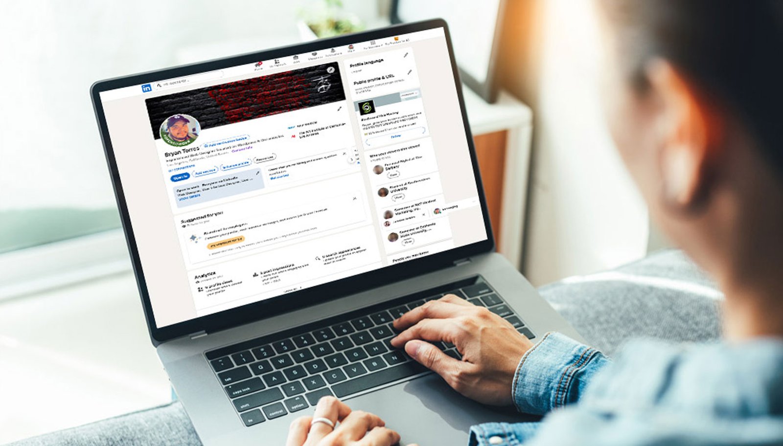 Mockup of a user browsing my LinkedIn profile